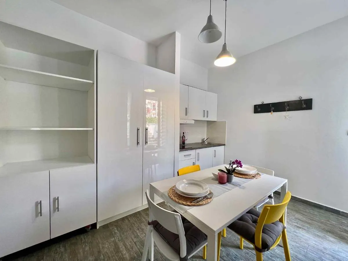 Apartments In Crikvenica 44153