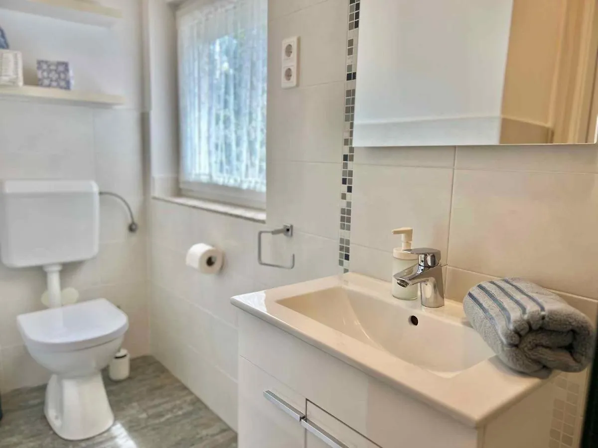 Apartments In Crikvenica 44153