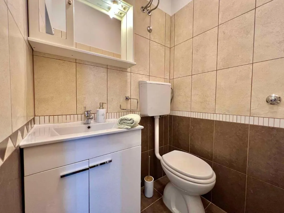 Apartments In Crikvenica 44153