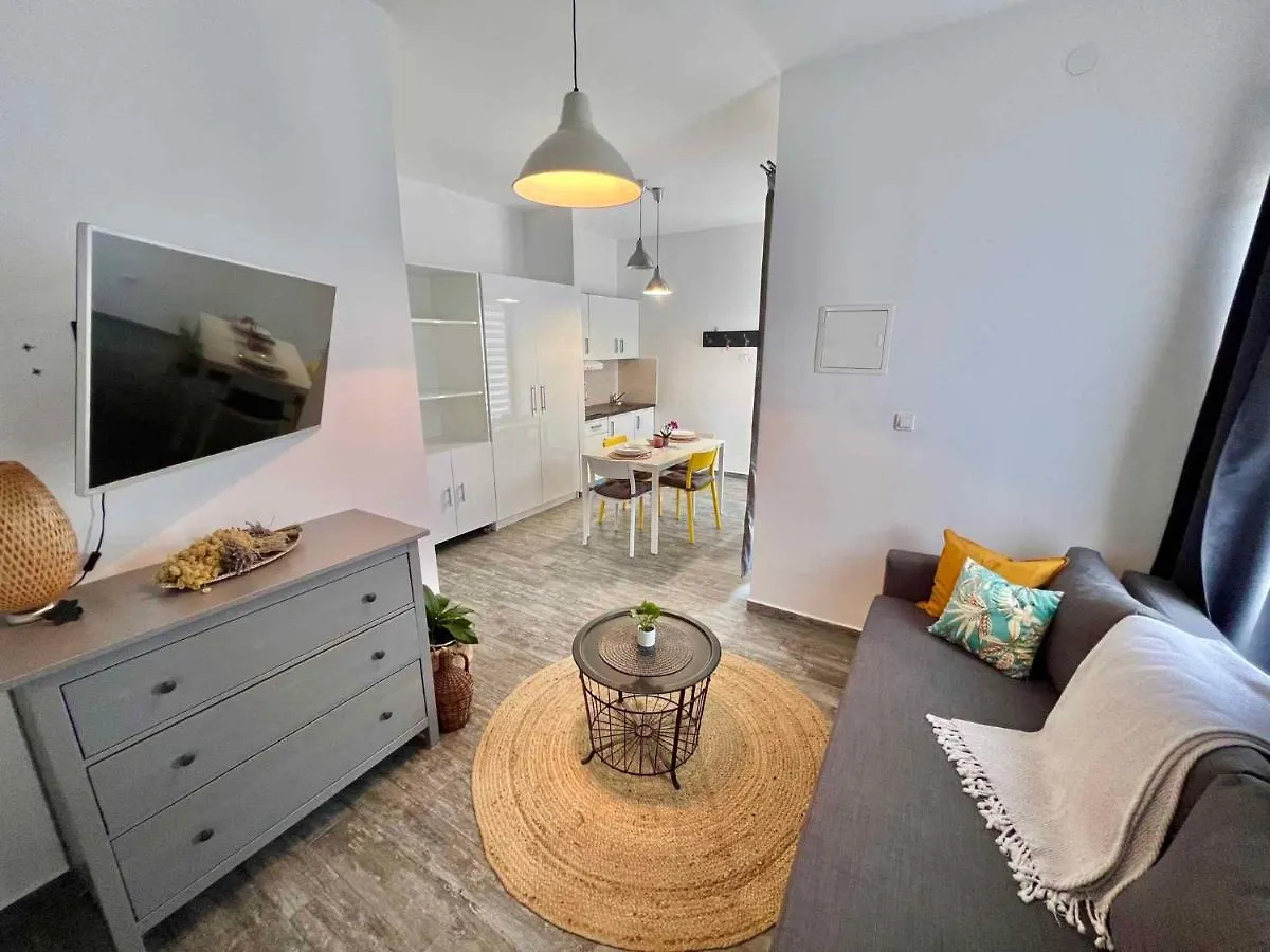 Apartments In Crikvenica 44153