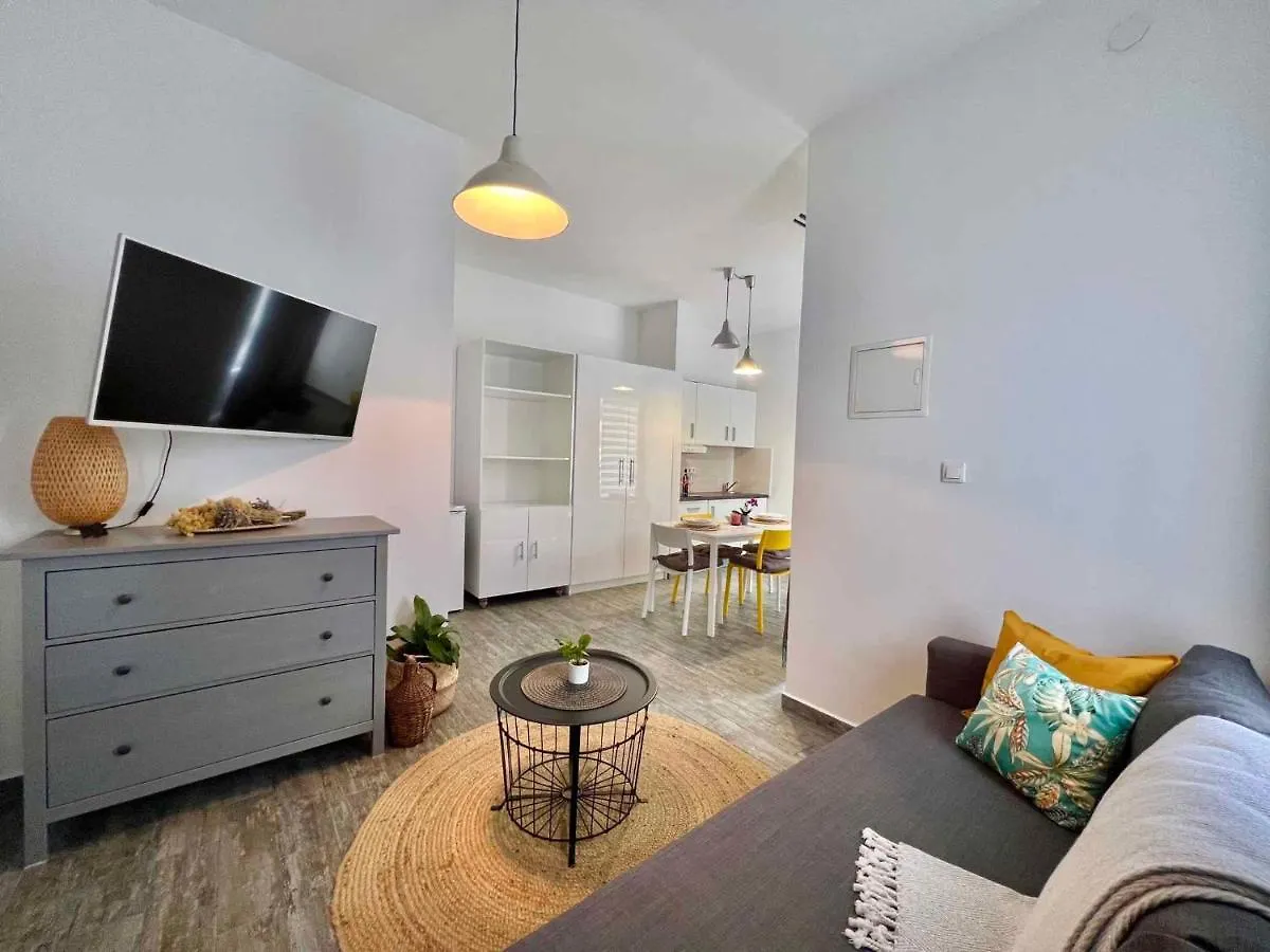 Apartments In Crikvenica 44153
