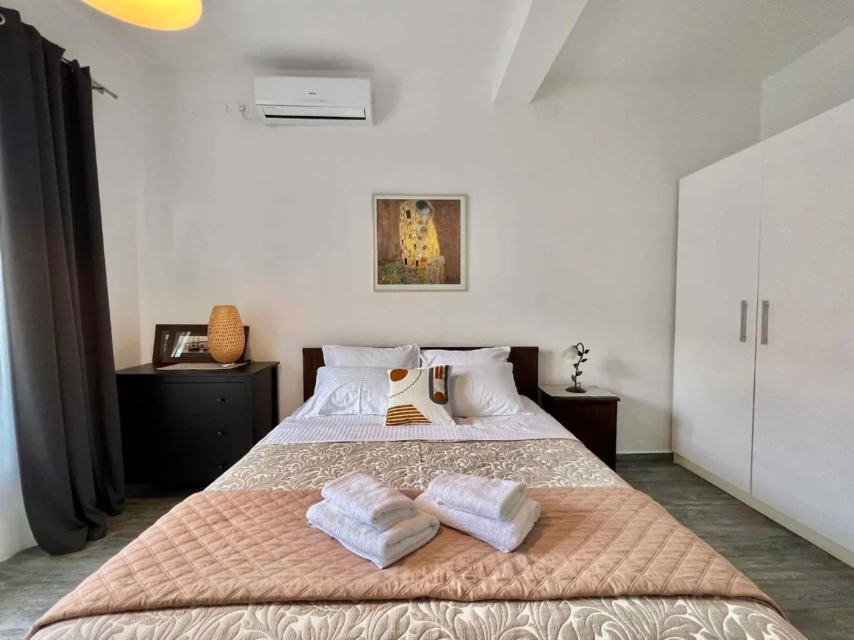 Apartments In Crikvenica 44153