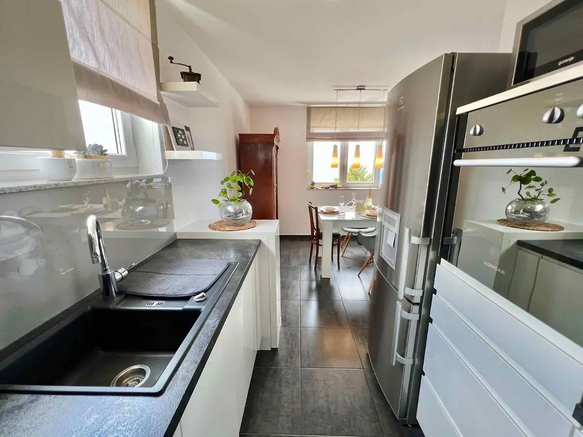 Apartments In Crikvenica 44153