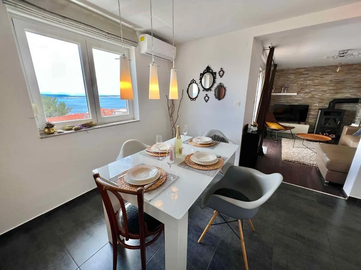 Apartments In Crikvenica 44153